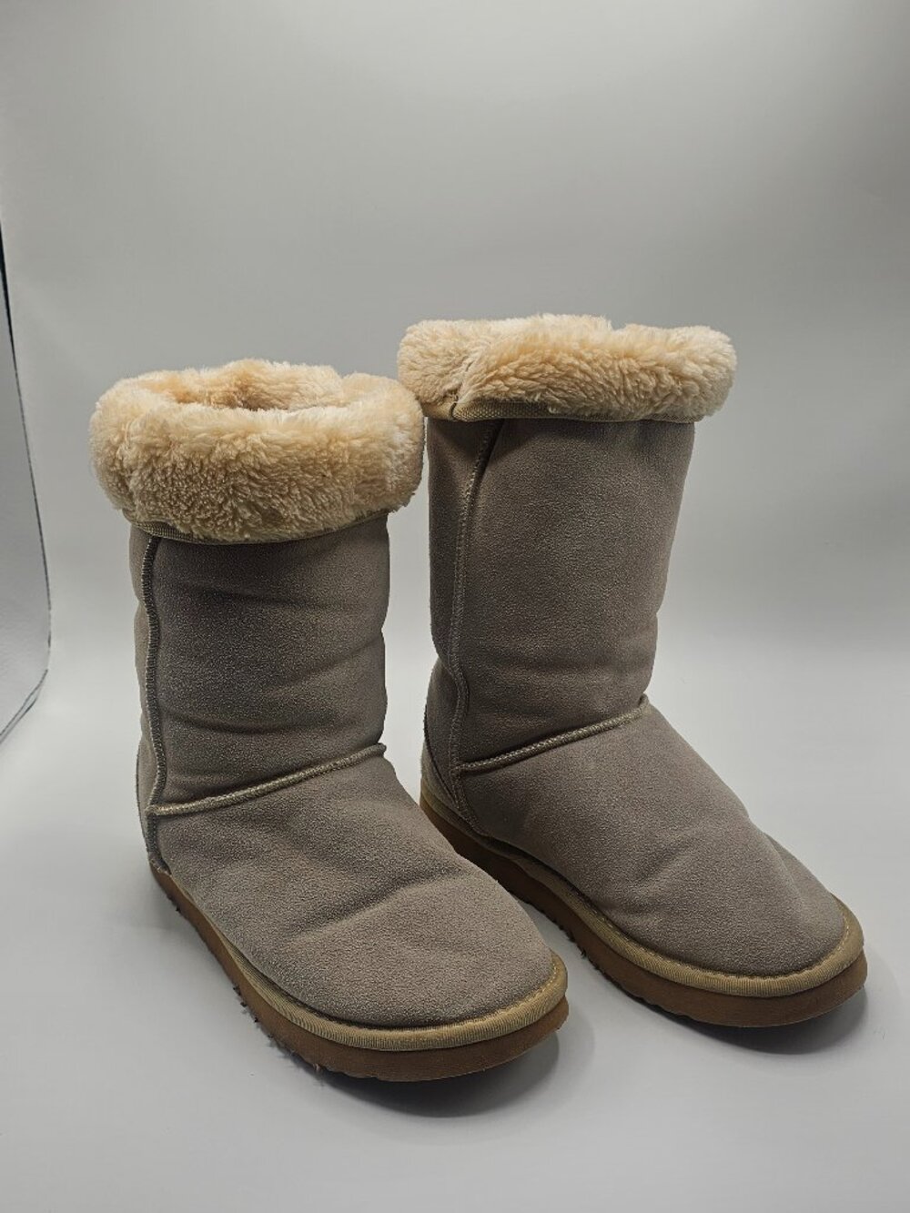 UGG Classic Tall Boots Women's Size 8 Gray Shearling 5815